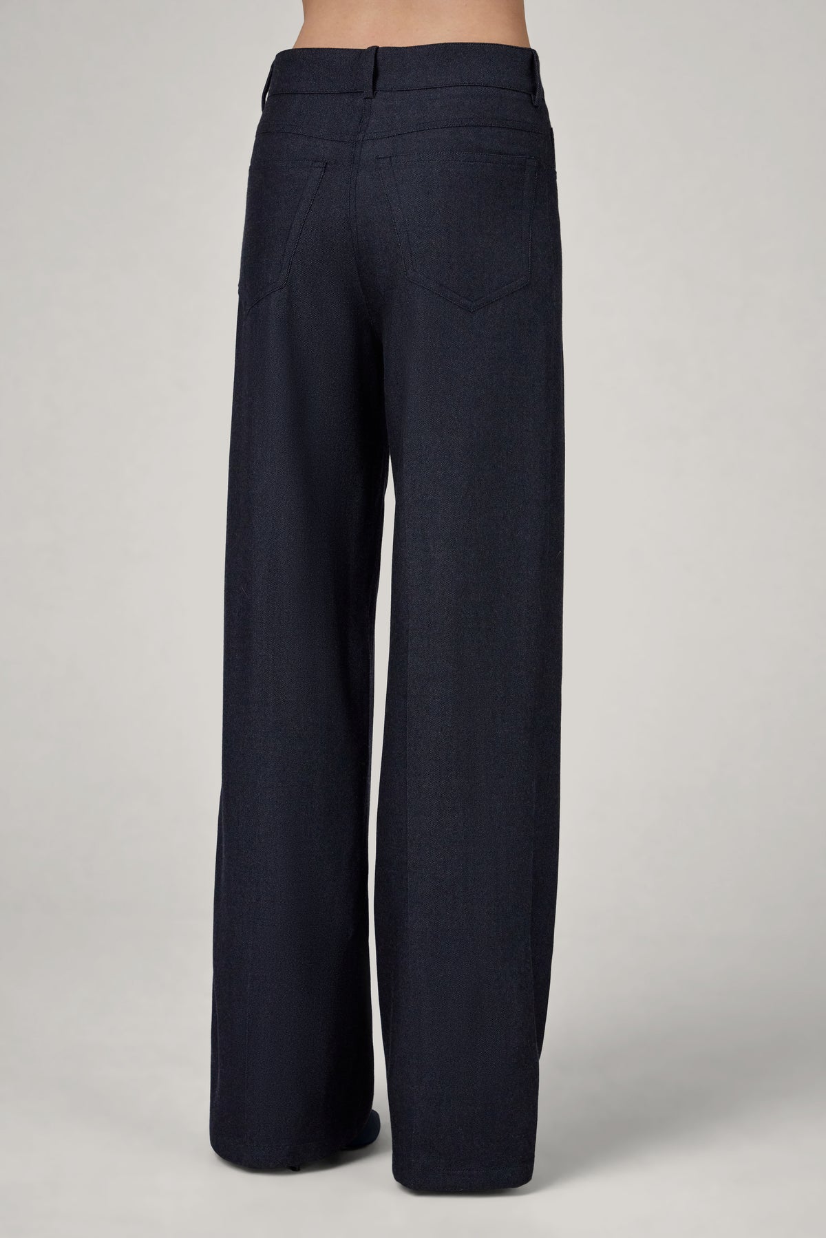 The Bootcut Pants in Dark Navy