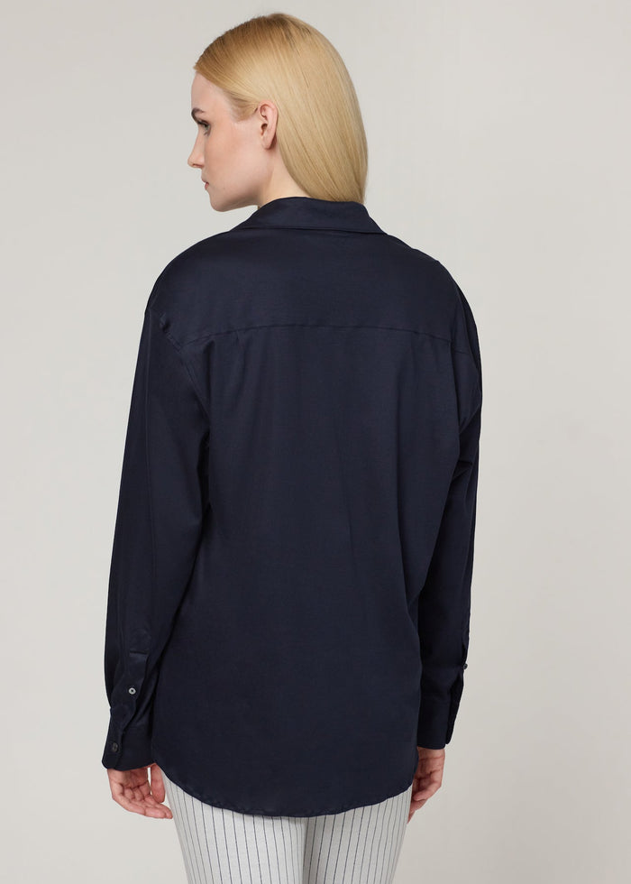 THE BOYFRIEND SHIRT IN JERSEY NAVY