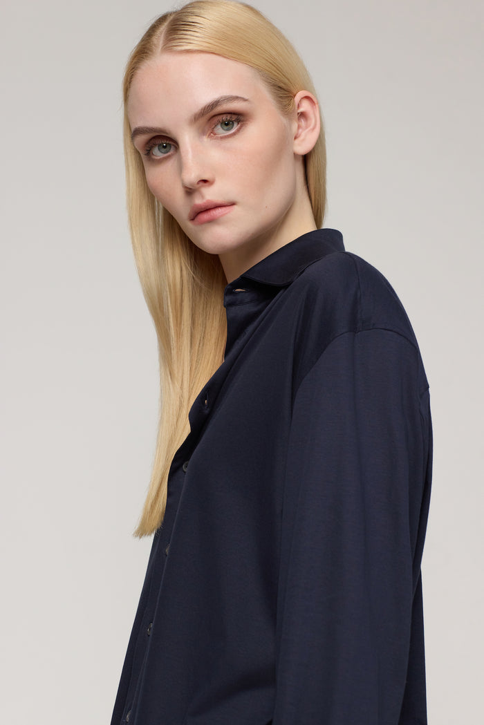 THE BOYFRIEND SHIRT IN JERSEY NAVY