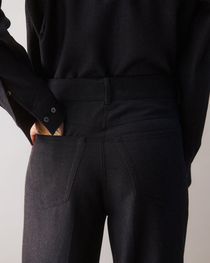 The Bootcut Pants in Dark Navy