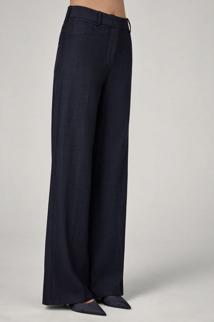The Bootcut Pants in Dark Navy