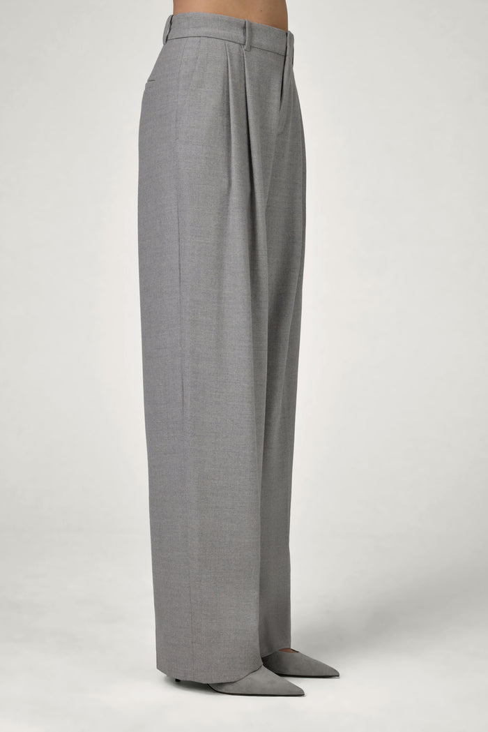 The Dolce Vita Pants in Light Grey